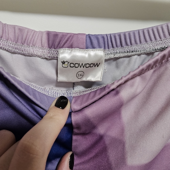 Geometric Print Graphic Leggings - Picture 3 of 4